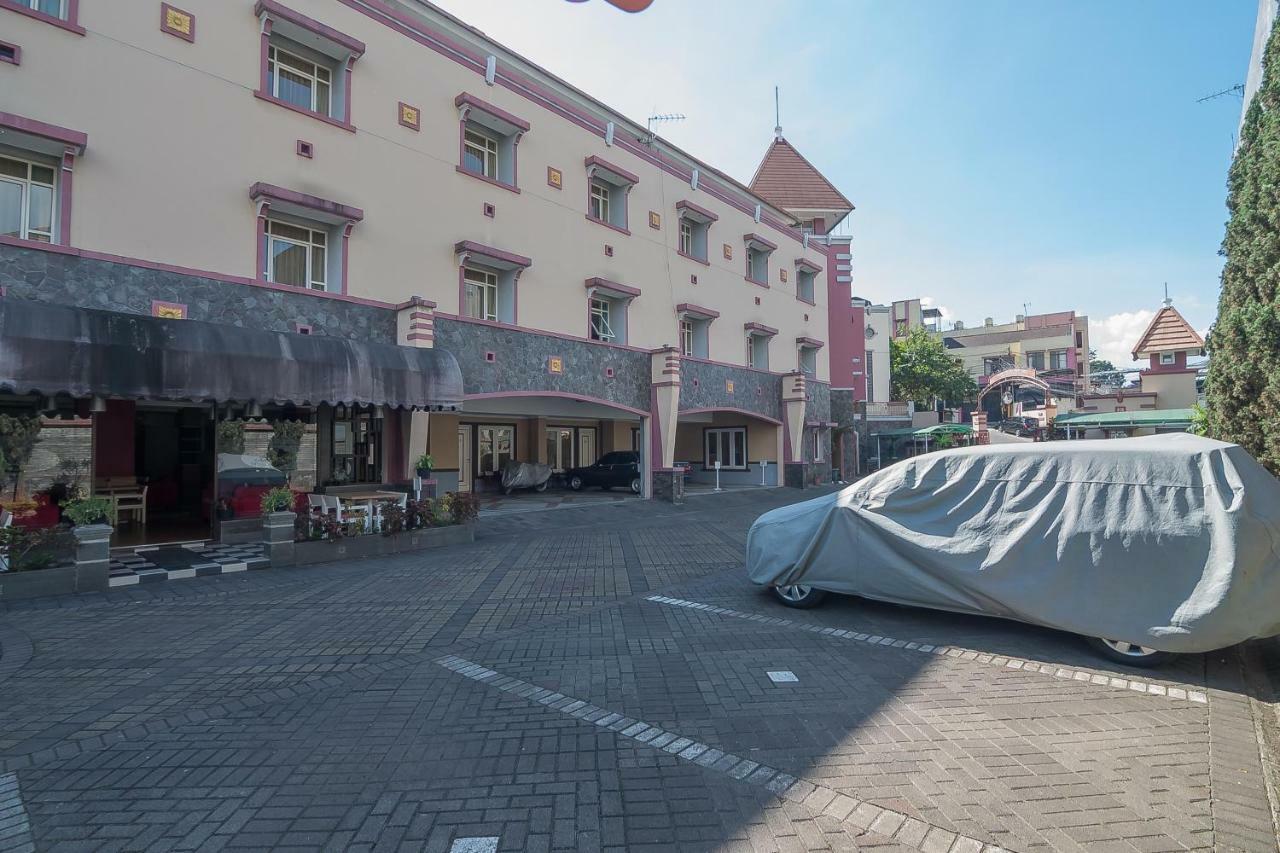 红多兹酒店-近塞特拉萨里商场2号 万隆 外观 照片